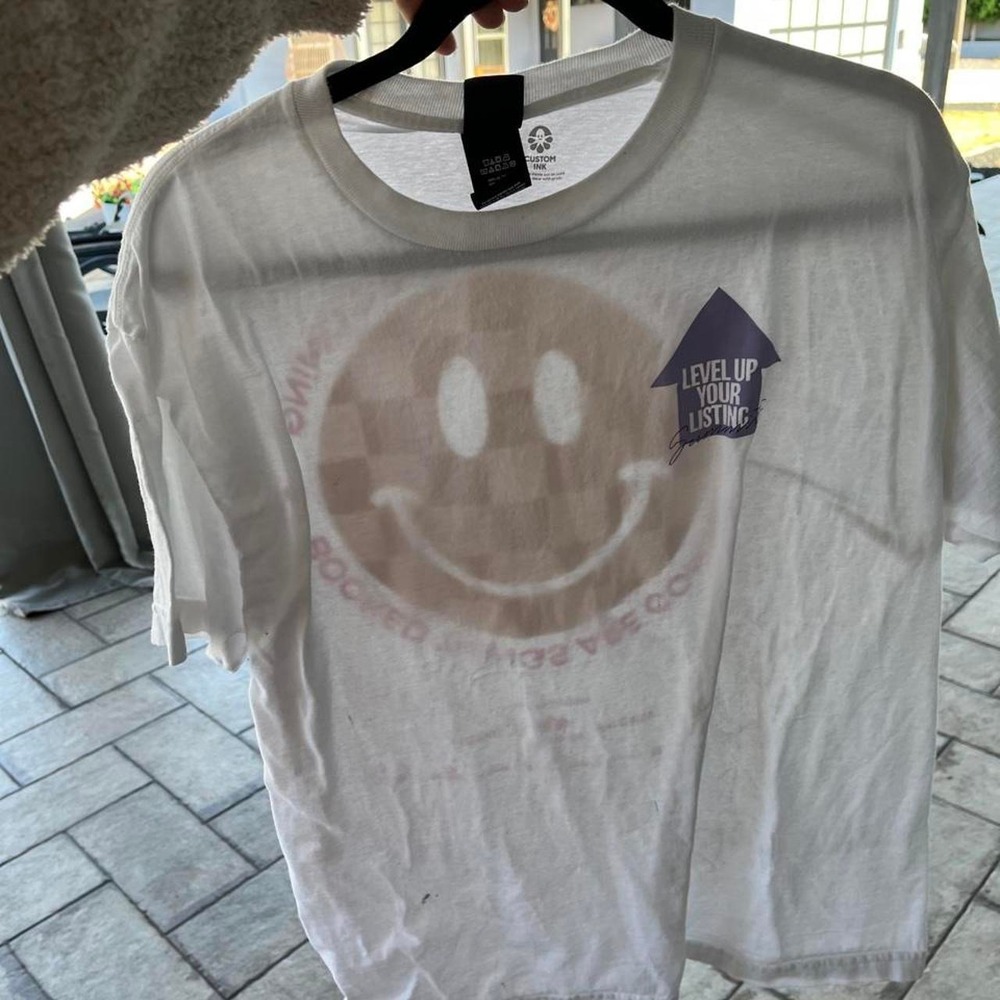 Hanes White Smiley Face Graphic Tee Size L